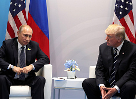 Путин в телефонном разговоре с Трампом заявил о готовности объявить перемирие ко Дню Победы